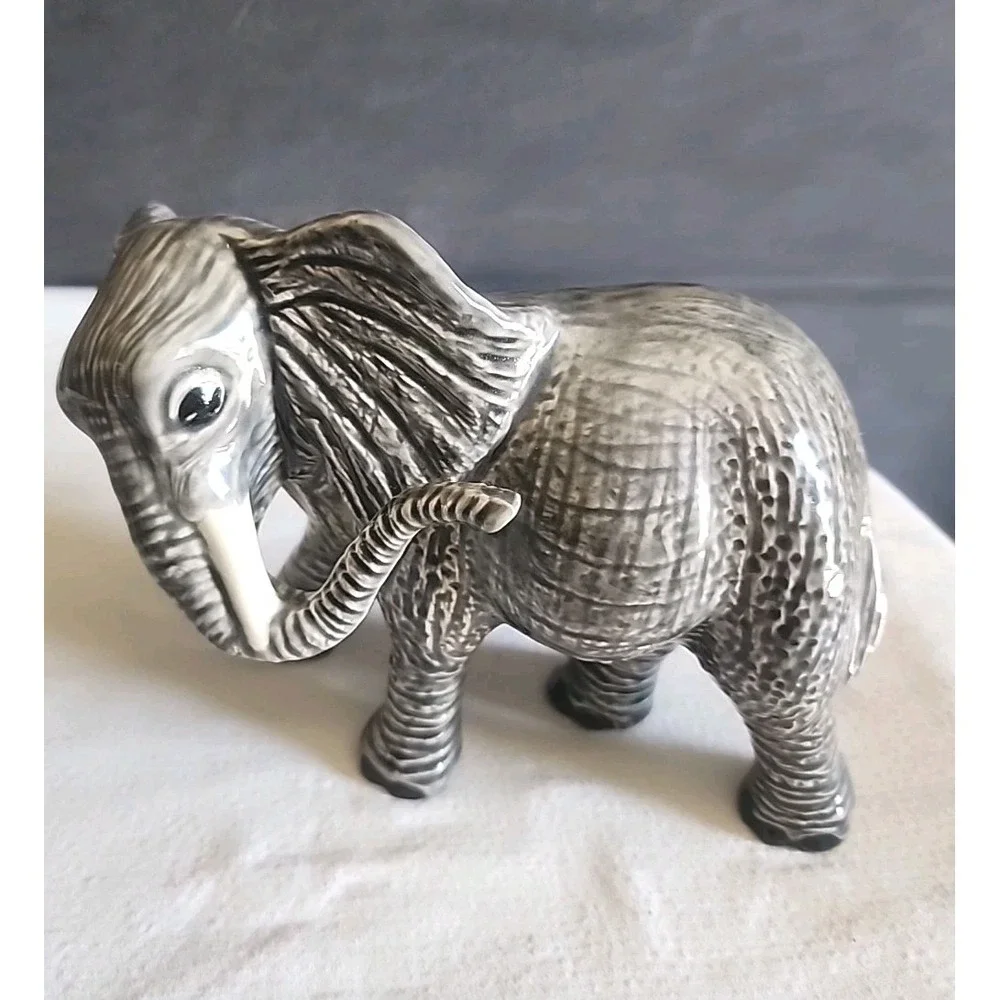 Vintage Porcelain Elephant Family Figurines African Safari Decor Set Of 4